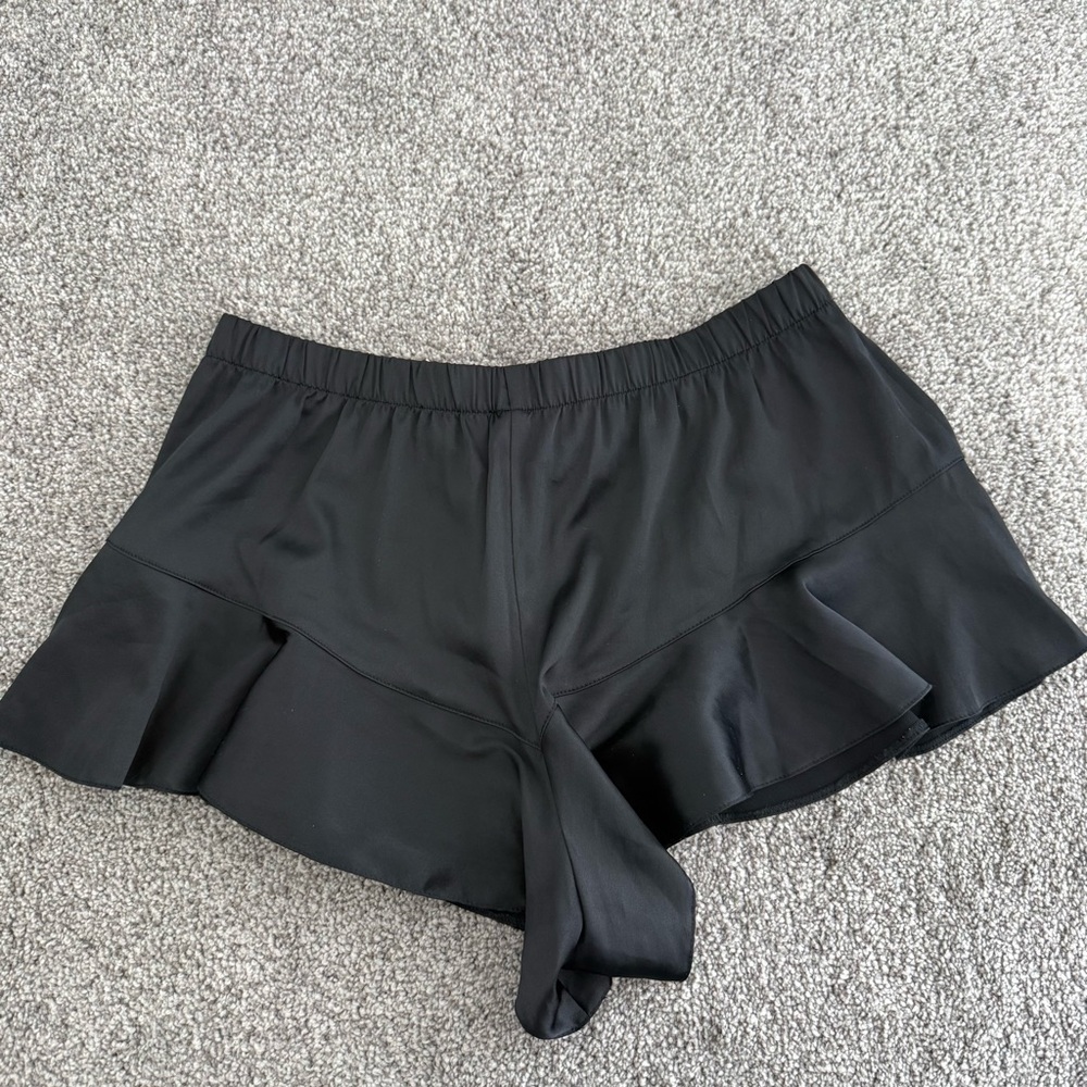 Victoria Secret Ruffle Shorts Black - Picture 4 of 4